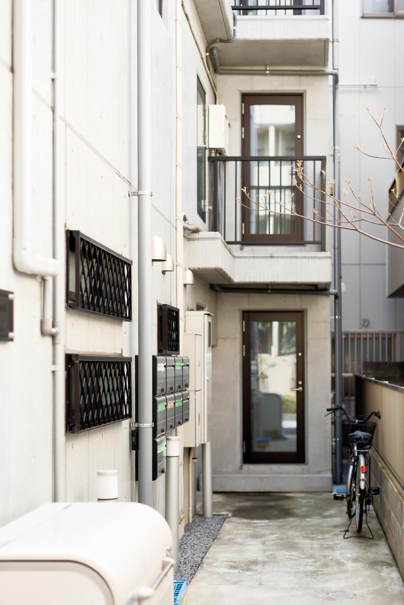 Calm Riverside Inn Close To Ikebukuro Токио Экстерьер фото